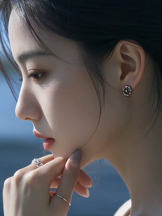 daisy stud earrings
