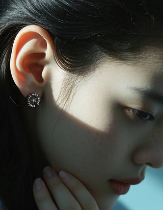 daisy stud earrings