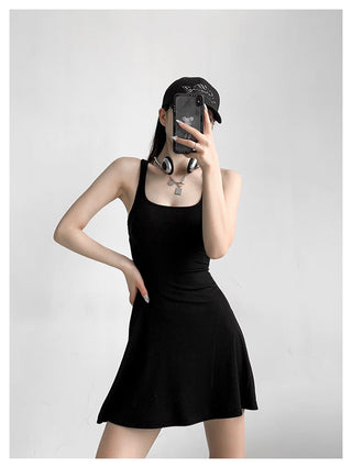 Backless knit skirt