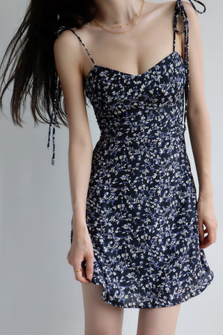 French retro V-neck slim suspender dress