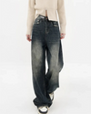 DISTRESSED LOOSE FIT JEANS