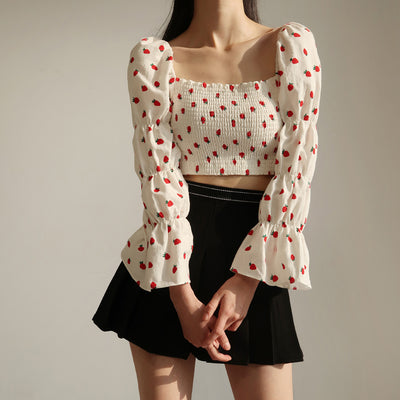 high waist strawberry print puff long-sleeved top