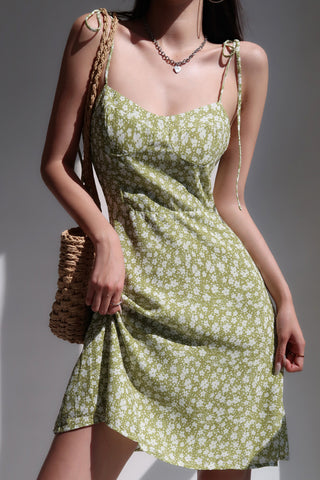 French retro girl green tie floral sling dress