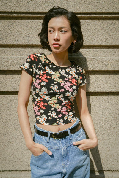 wildflowers and daisies printed slim waist crop top