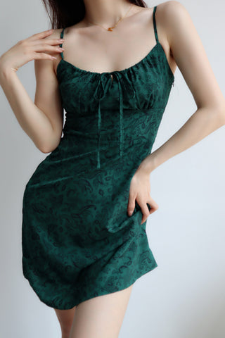 French dark green low-cut slim dress