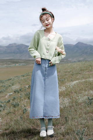 Mid-length retro embroidery floret denim skirt