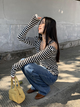 stripe U-neck long-sleeved top