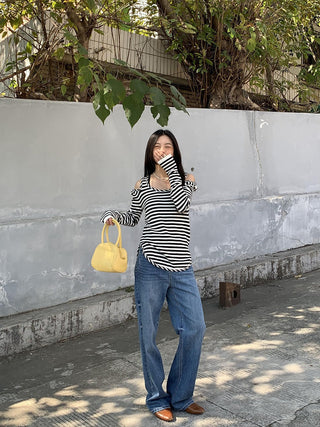 stripe U-neck long-sleeved top